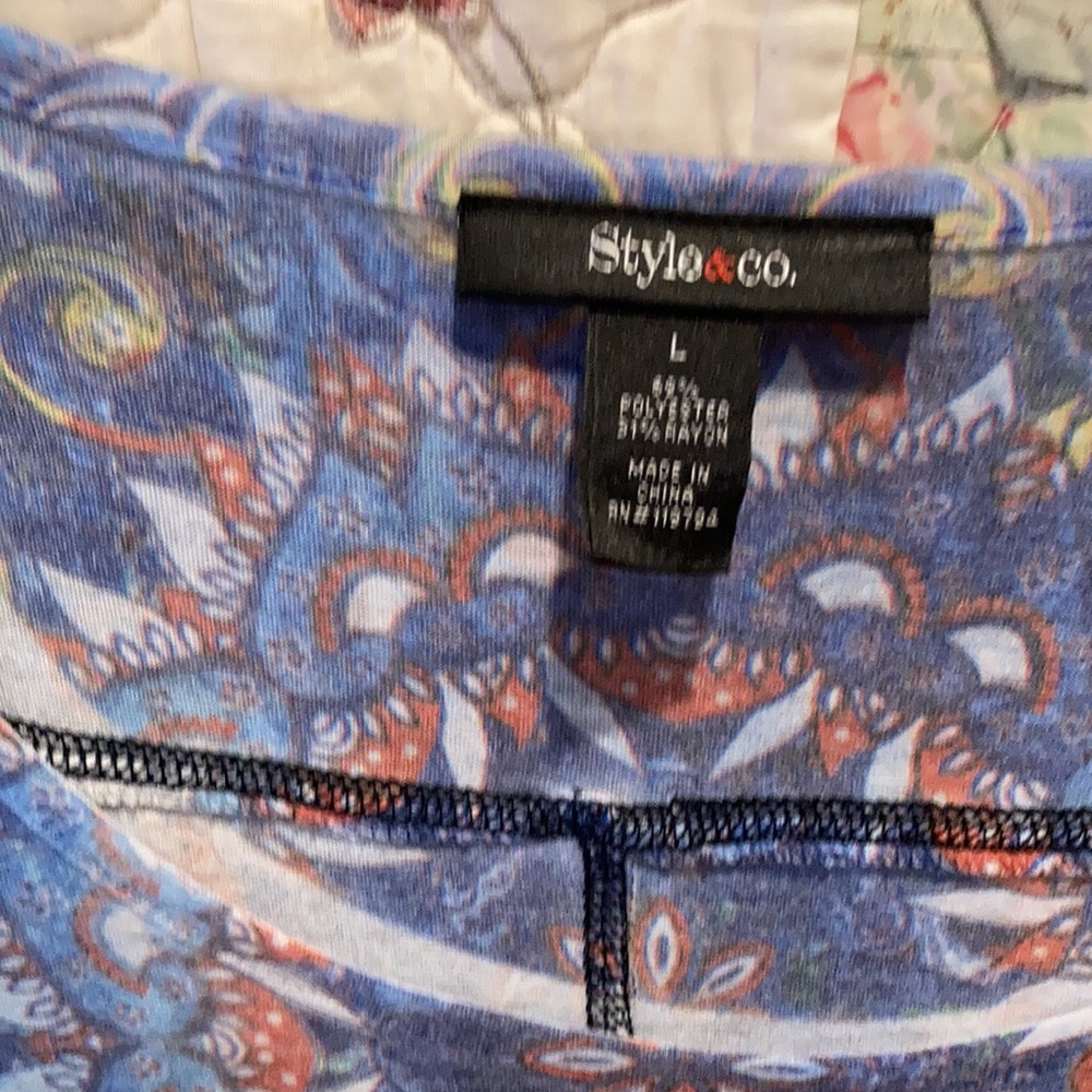 Style and co shark bite top - Picture 2 of 6